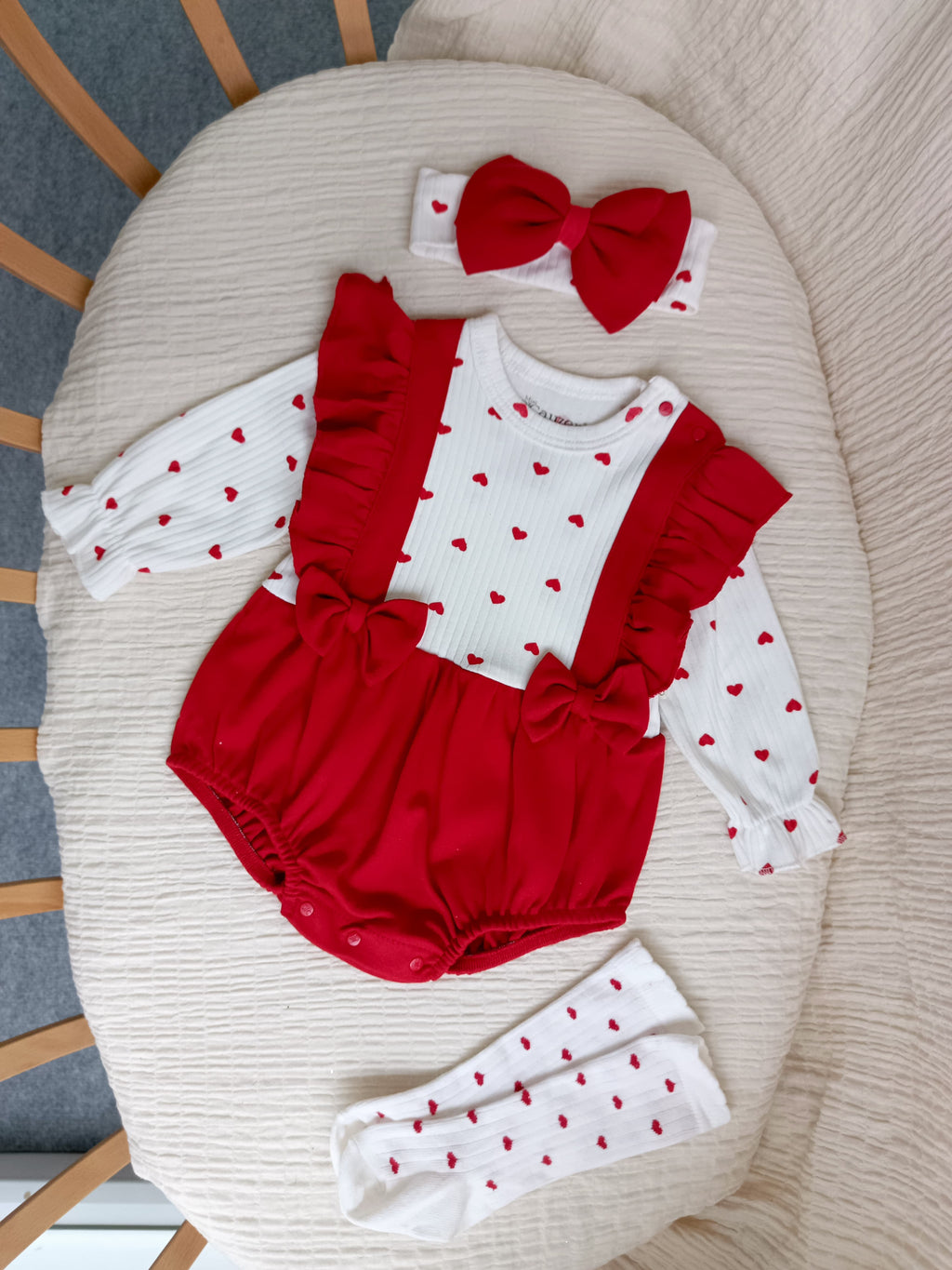 Love Kırmızı Kalpli Çoraplı Romper Tulum Set