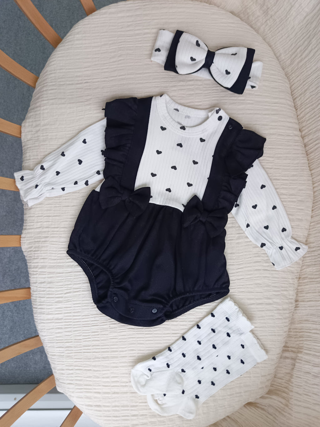 Love Siyah Kalpli Çoraplı Romper Tulum Set